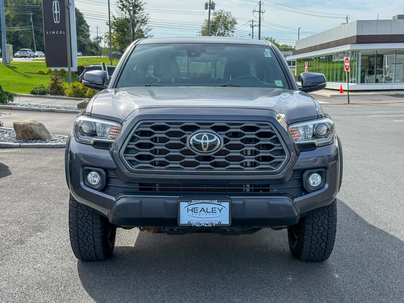 Used 2021 Toyota Tacoma TRD Off-Road AWD/4WD image 2