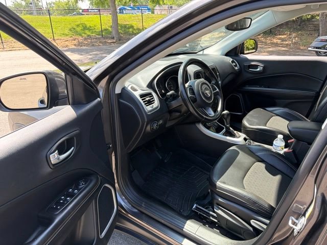 Used 2020 Jeep Compass Latitude AWD/4WD image 12
