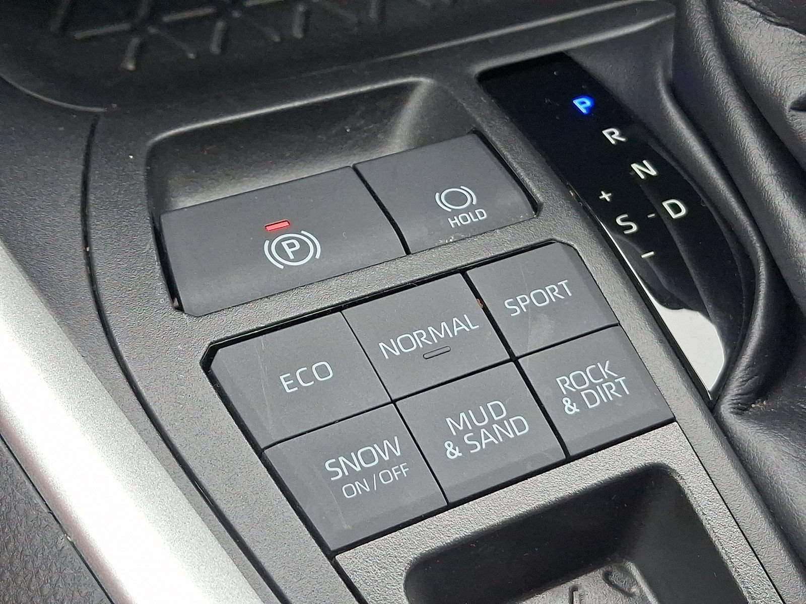 Used 2023 Toyota RAV4 LE AWD/4WD image 25