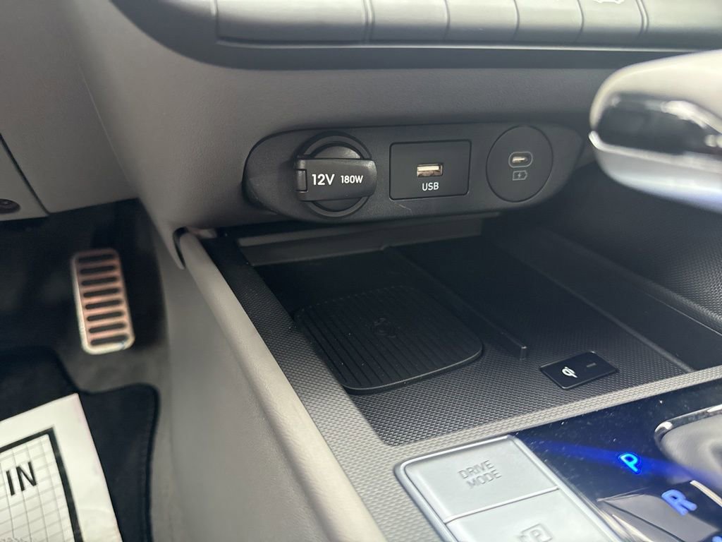 Used 2025 Hyundai Elantra Sport image 35