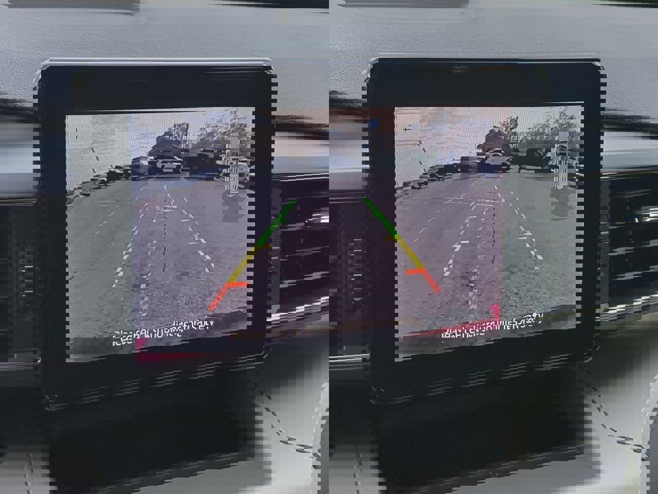 Certified 2022 Ford Explorer XLT w/ Equipment Group 202A image 18