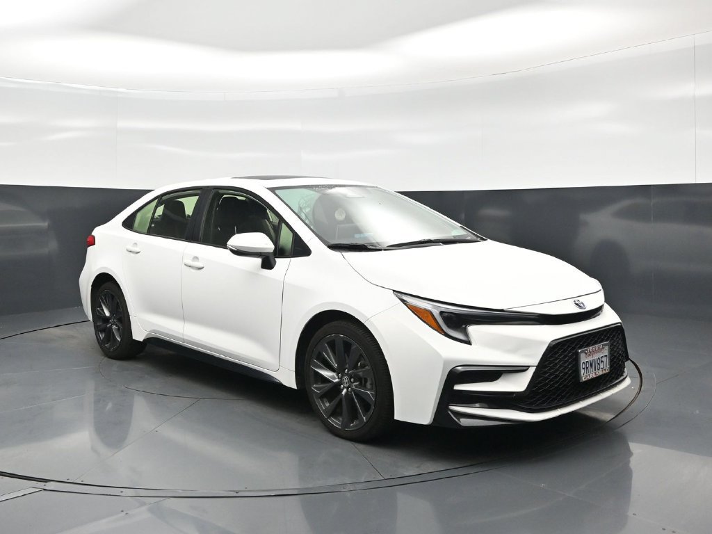 Used 2025 Toyota Corolla SE w/ SE Premium Package FWD image 56