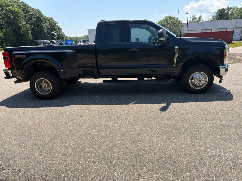 Certified 2024 Ford F350 XLT w/ 360-Degree Camera Package AWD/4WD image 2