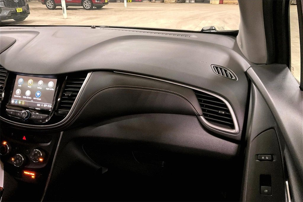 Used 2019 Chevrolet Trax LT w/ LT Convenience Package image 15