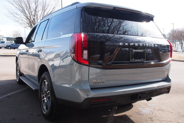 Certified 2025 Ford Expedition Active image 3
