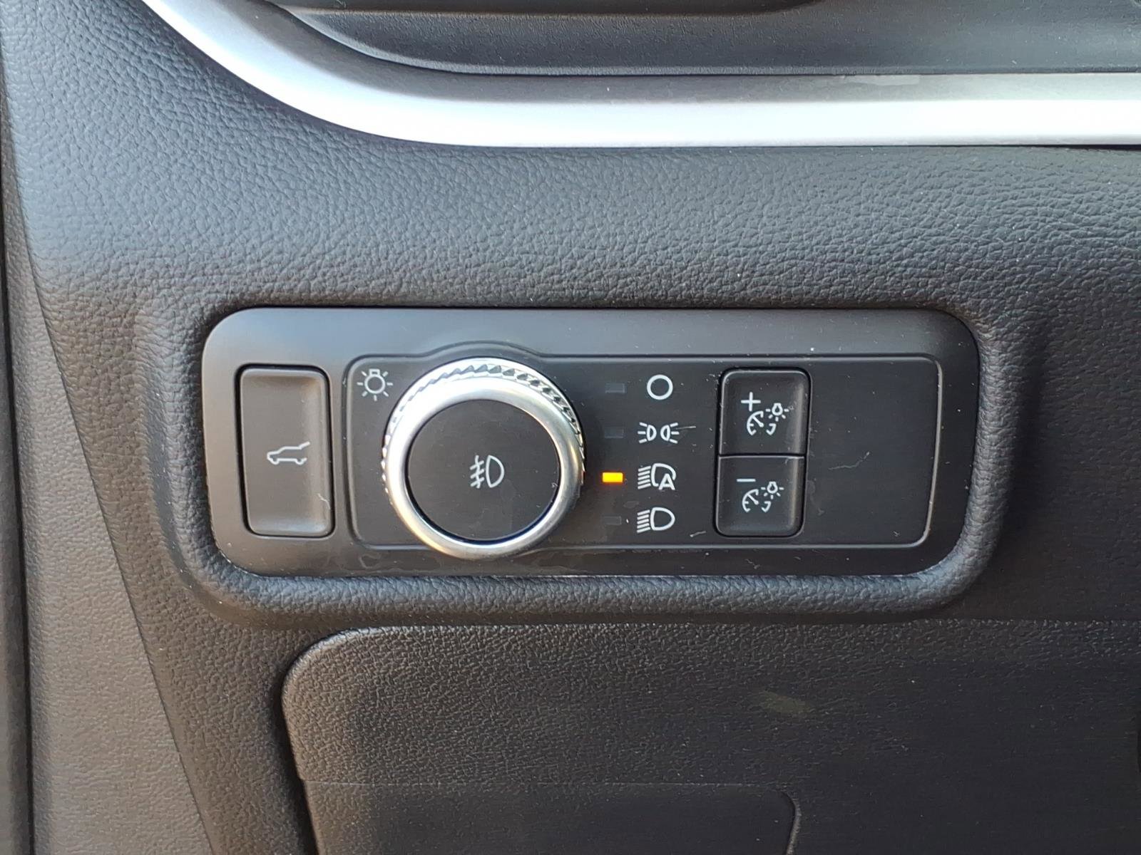 Certified 2022 Ford Explorer XLT w/ Equipment Group 202A image 17