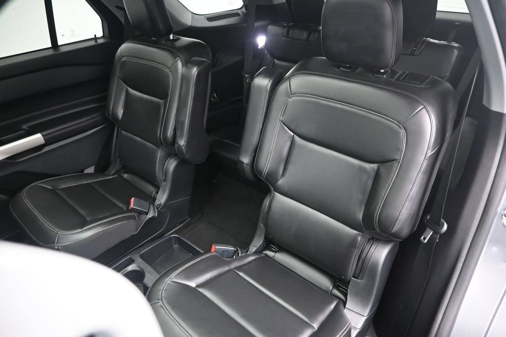 Certified 2021 Ford Explorer XLT w/ Equipment Group 202A RWD image 20