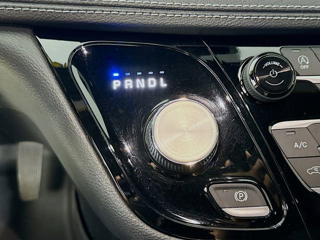 Used 2021 Chrysler Pacifica Touring w/ S Appearance Package image 20