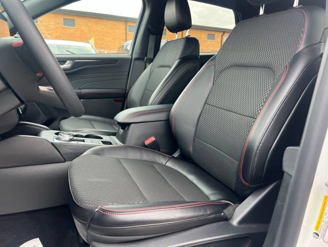 Certified 2024 Ford Escape ST-Line w/ Tech Pack #1 AWD/4WD image 16