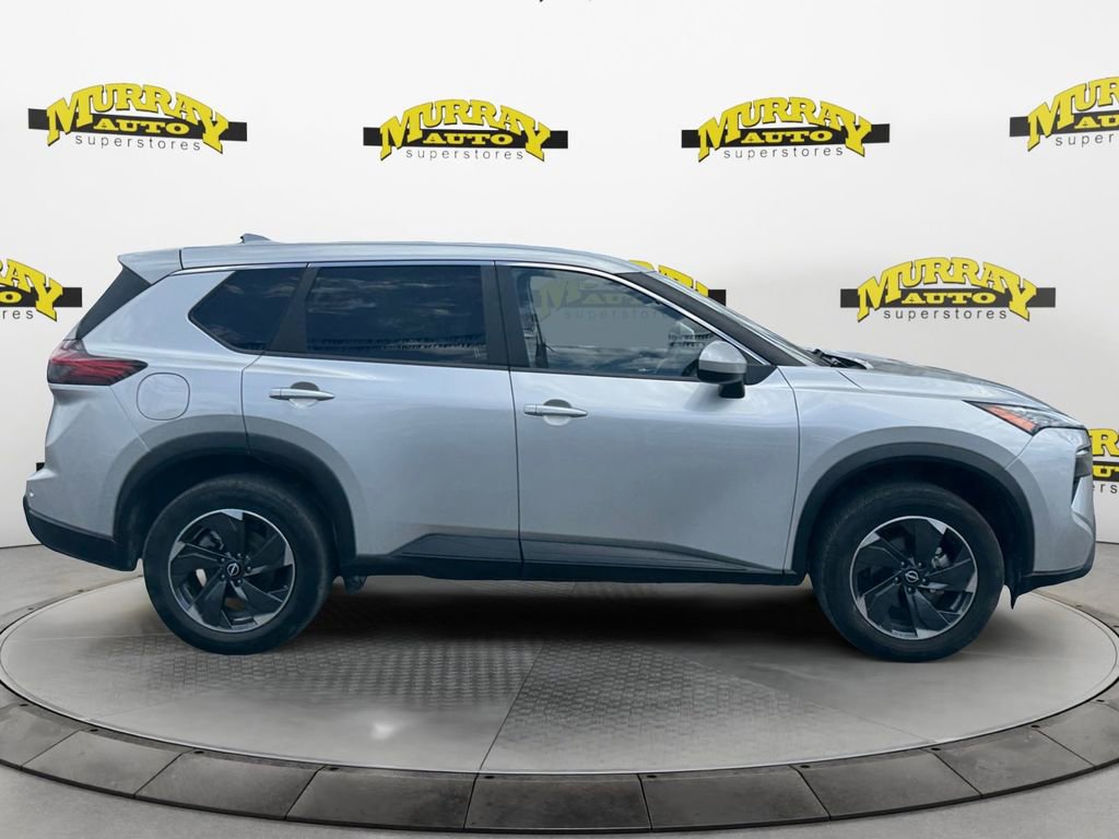 Used 2024 Nissan Rogue SV AWD/4WD image 7