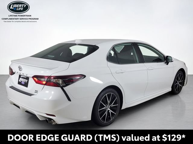 Used 2022 Toyota Camry SE image 3