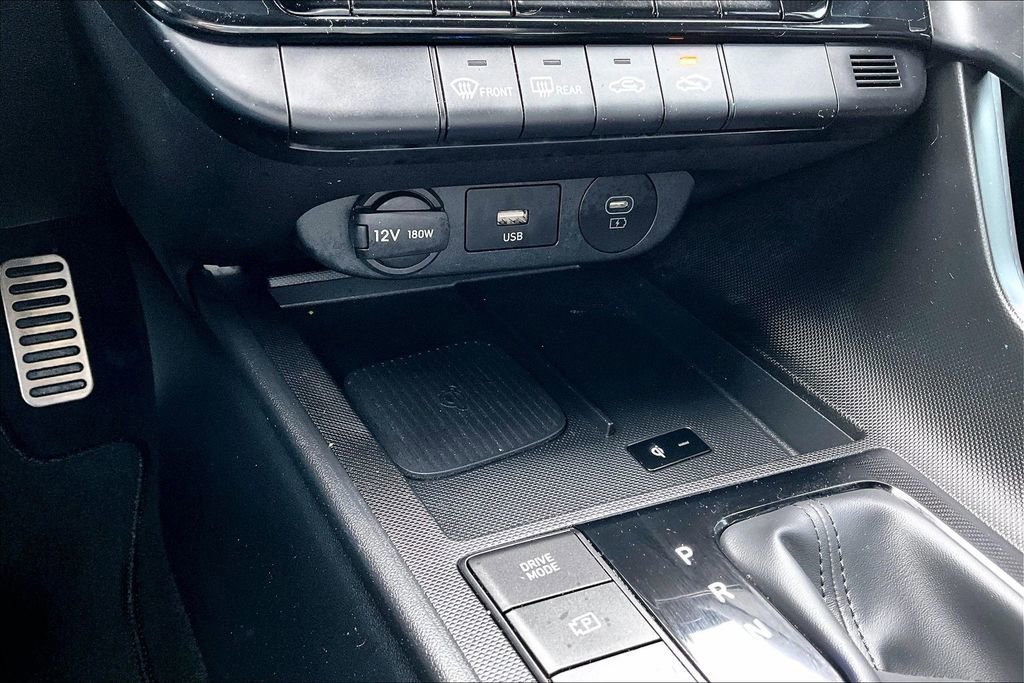 Used 2025 Hyundai Elantra Sport image 32