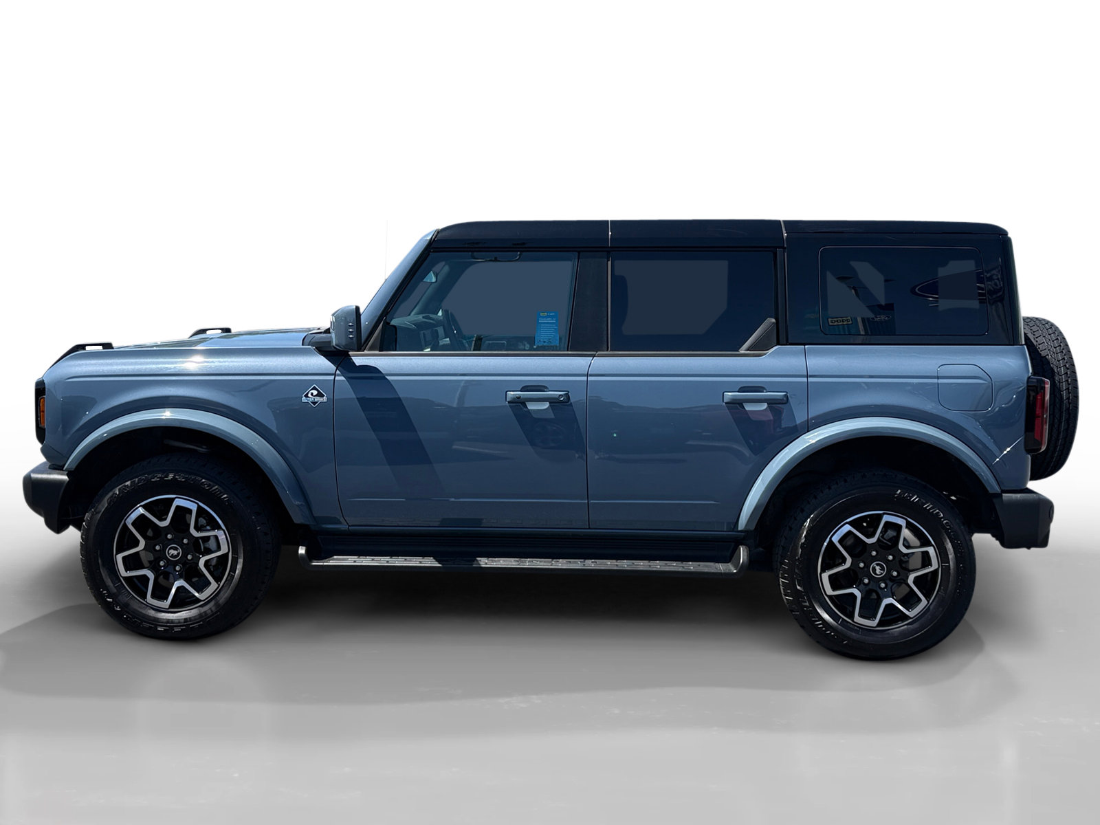 Certified 2025 Ford Bronco Outer Banks AWD/4WD image 2