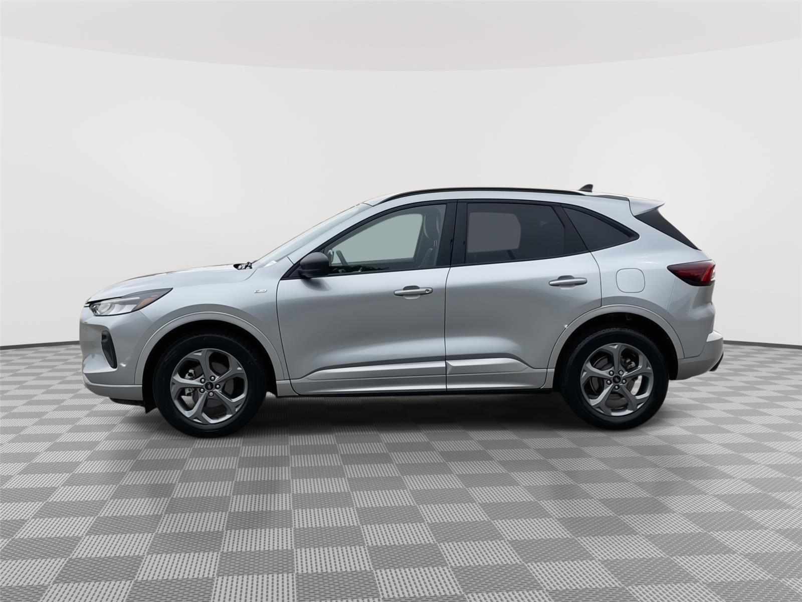 Certified 2023 Ford Escape ST-Line w/ Tech Pack #1 AWD/4WD image 2