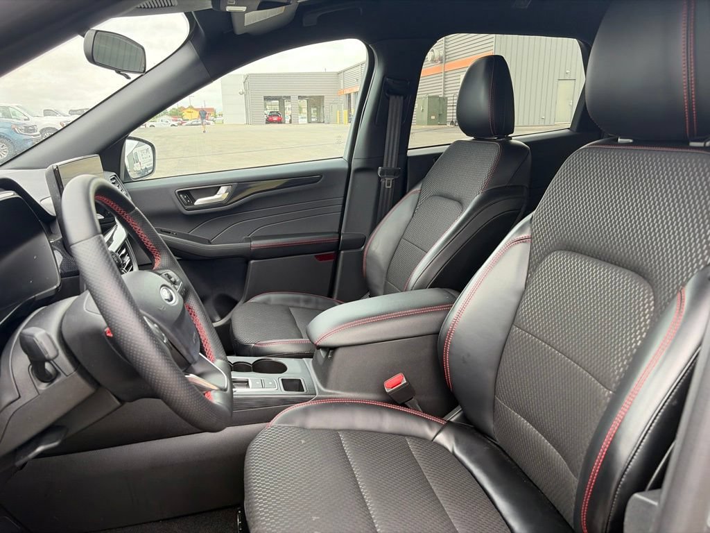 Certified 2024 Ford Escape ST-Line AWD/4WD image 9