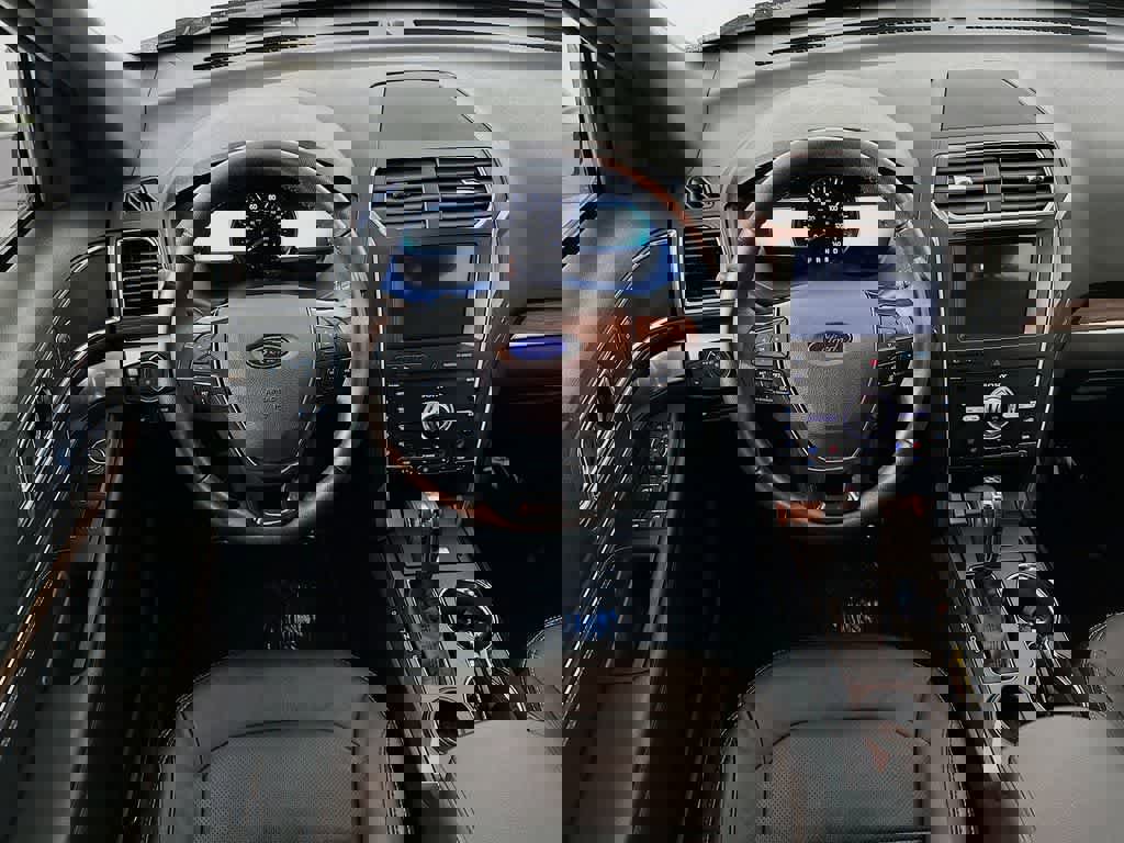 Certified 2019 Ford Explorer Limited w/ Ford Safe & Smart Package image 11