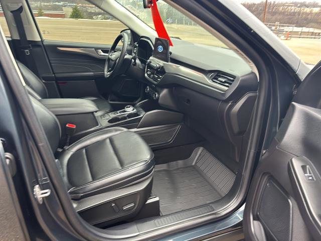 Certified 2022 Ford Escape Titanium w/ Class II Trailer Tow Package image 20