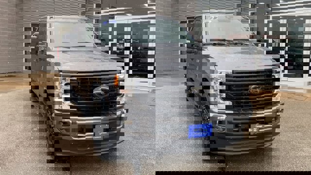Certified 2022 Ford F250 XLT w/ Black Appearance Package image 4