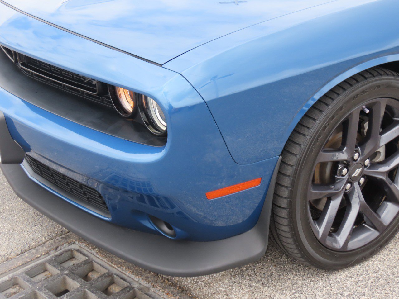 Used 2023 Dodge Challenger R/T w/ Blacktop Package RWD image 3