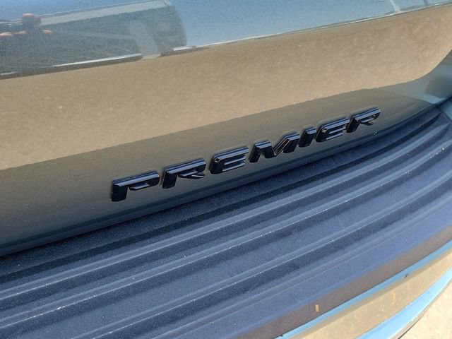 Used 2024 Chevrolet Suburban Premier w/ Premium Package 2 AWD/4WD image 10