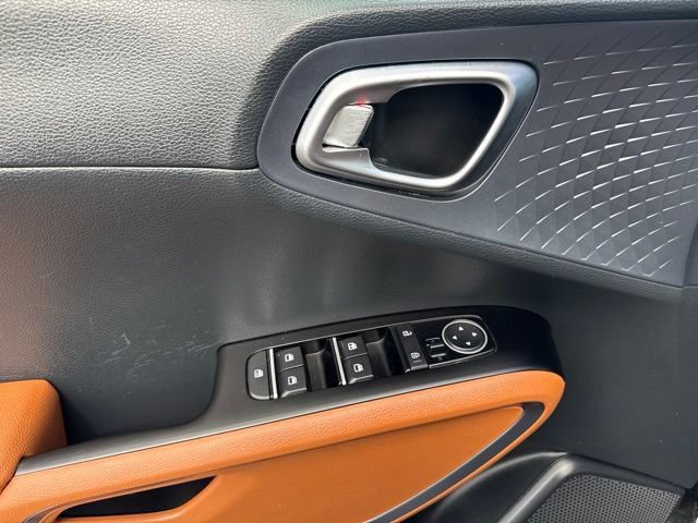 Used 2024 Kia Soul EX w/ Option Group 015 FWD image 14