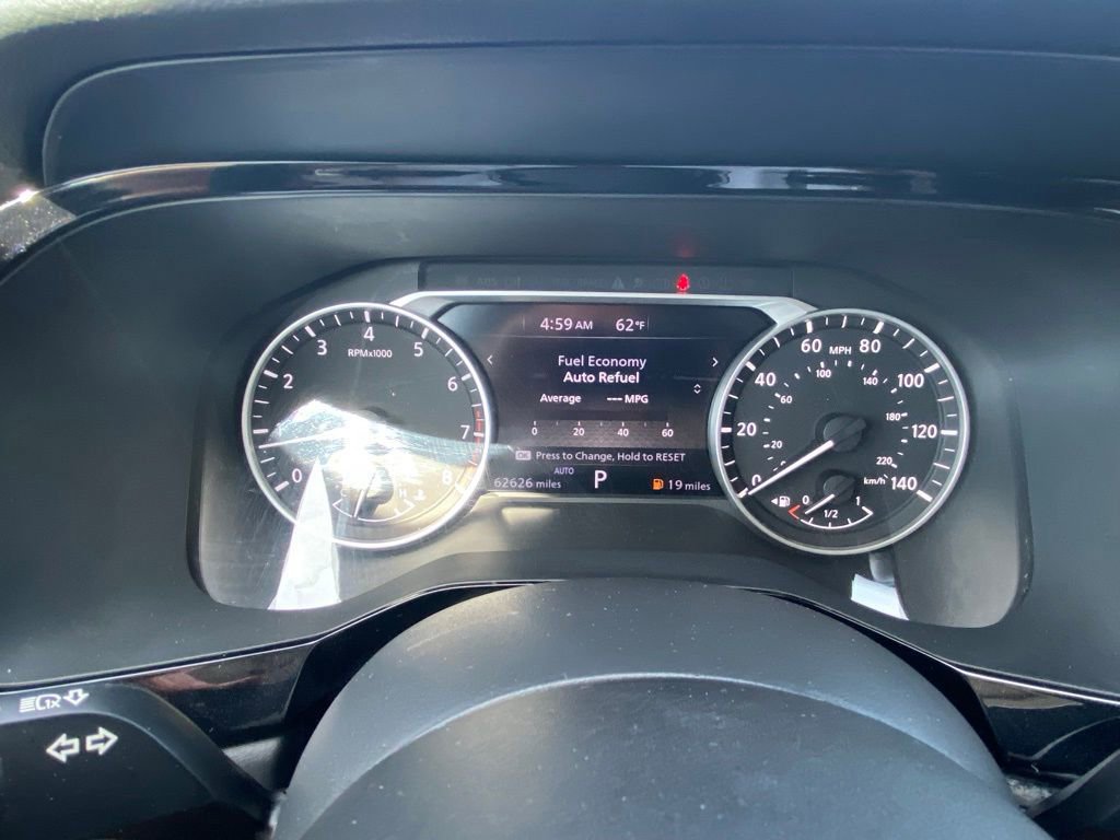 Used 2022 Nissan Pathfinder SV w/ SV Black Package image 14