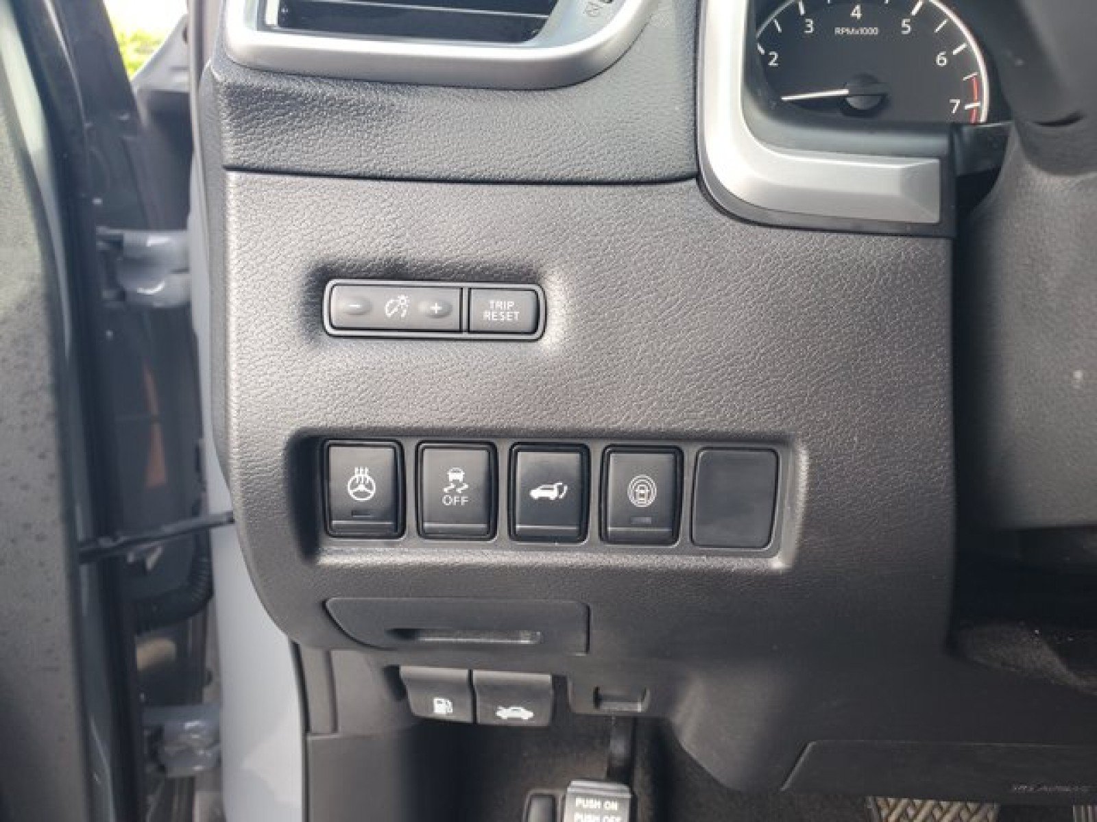 Used 2023 Nissan Murano SL w/ SL Moonroof Package FWD image 17