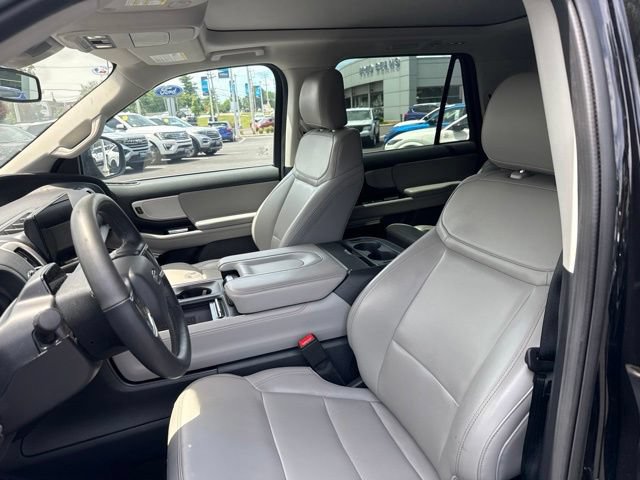 Certified 2025 Ford Expedition Active AWD/4WD image 15