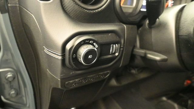 Used 2025 Jeep Wrangler Unlimited Rubicon AWD/4WD image 14