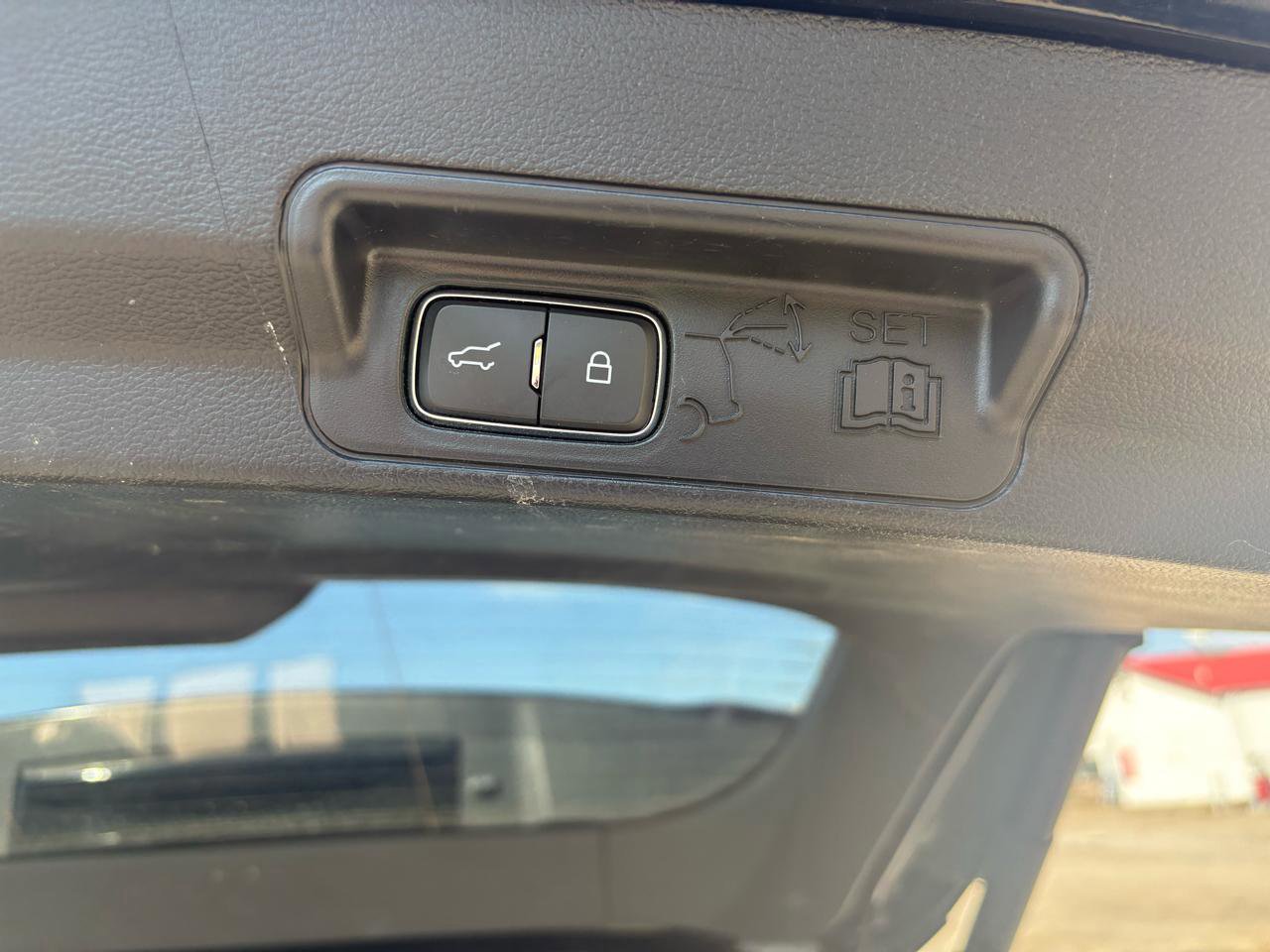 Certified 2022 Ford Explorer XLT image 55