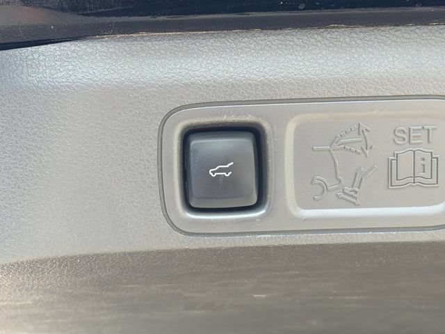 Certified 2018 Ford Expedition XLT w/ Equipment Group 202A RWD image 21