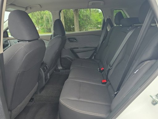 Used 2023 Nissan Rogue S FWD image 17