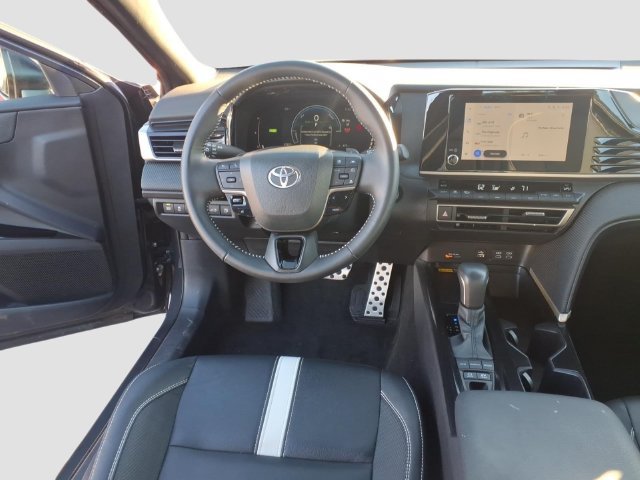 Used 2025 Toyota Camry SE FWD image 14