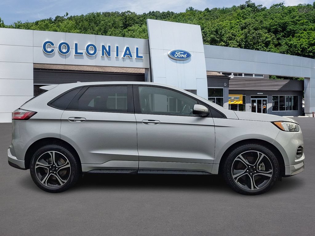 Certified 2019 Ford Edge ST w/ Cold Weather Package AWD/4WD image 7