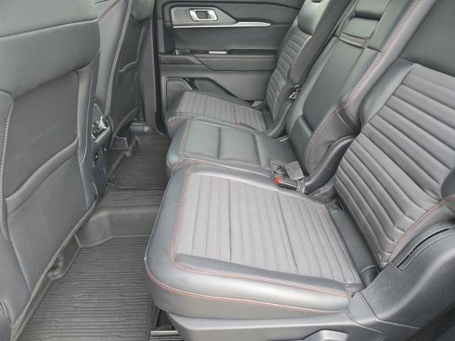 Certified 2025 Ford Explorer ST-Line w/ ST-Line Street Pack image 11