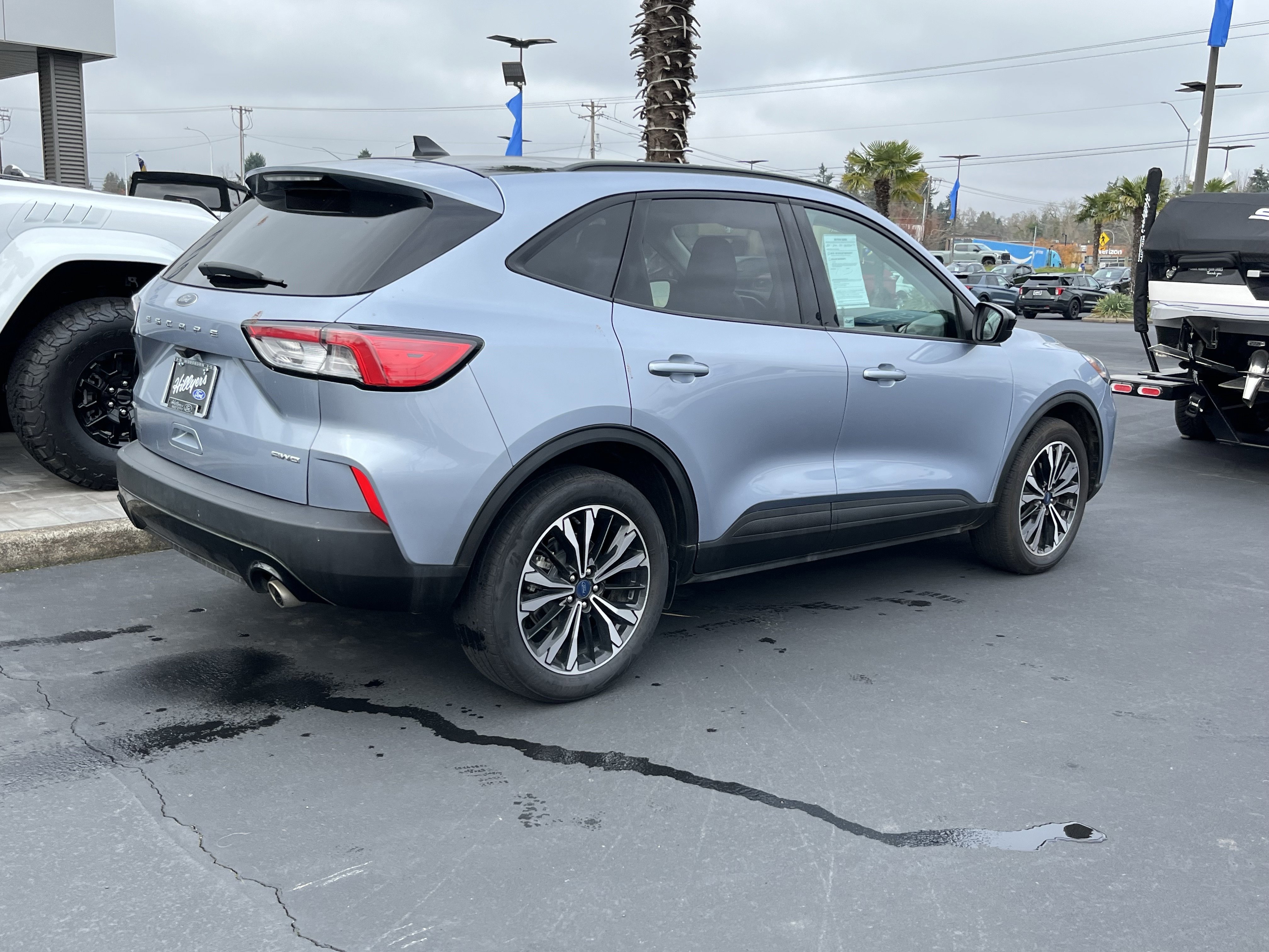 Certified 2022 Ford Escape SE w/ SE Sport Appearance Package image 3