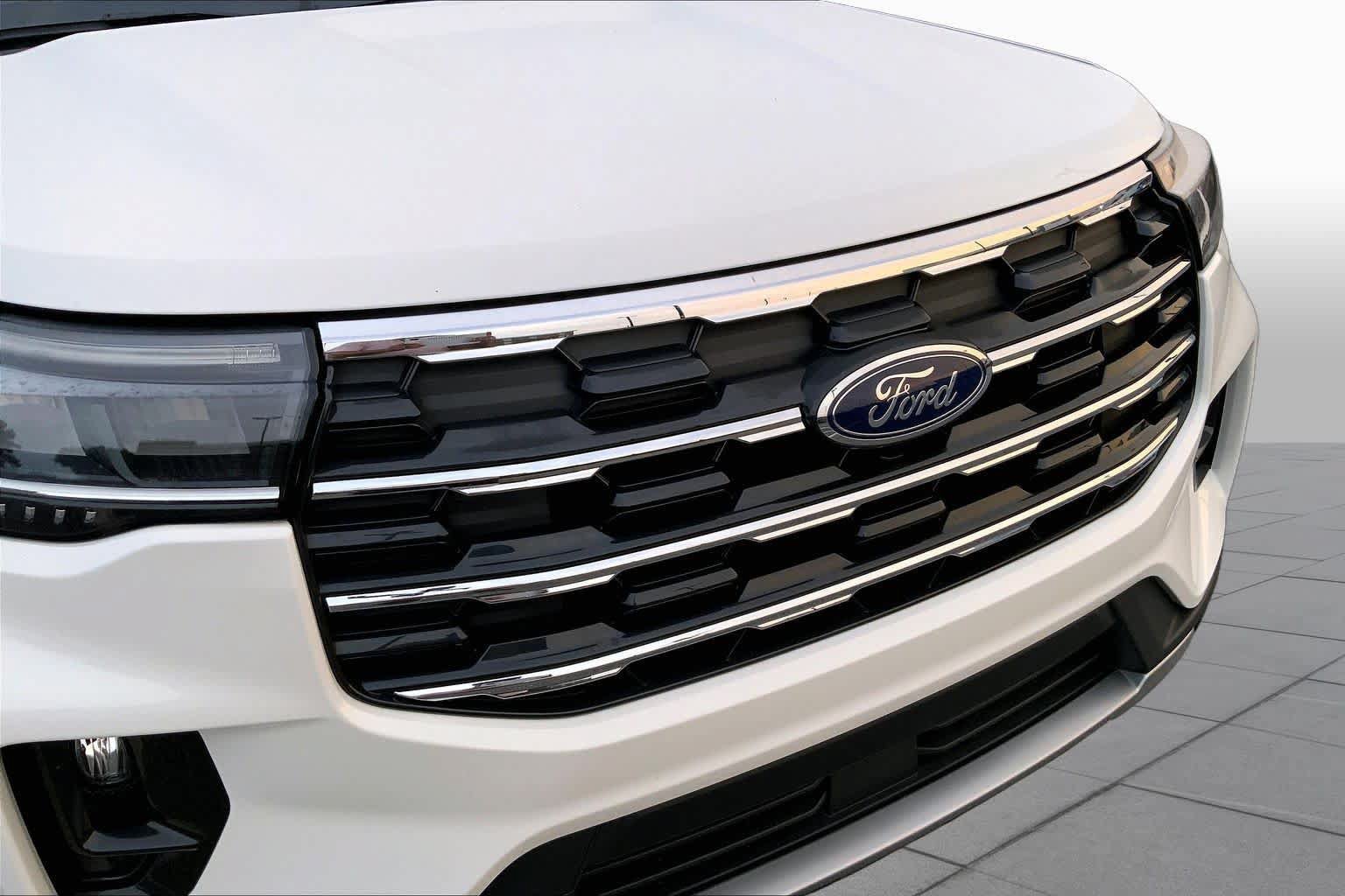 Certified 2025 Ford Explorer Active w/ Active Comfort Package RWD image 29