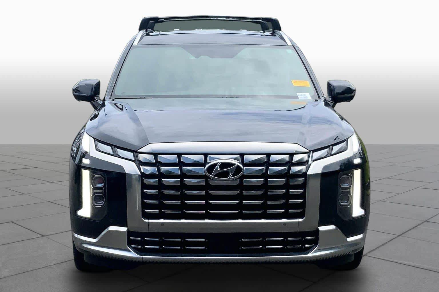 Used 2023 Hyundai Palisade Calligraphy FWD image 4