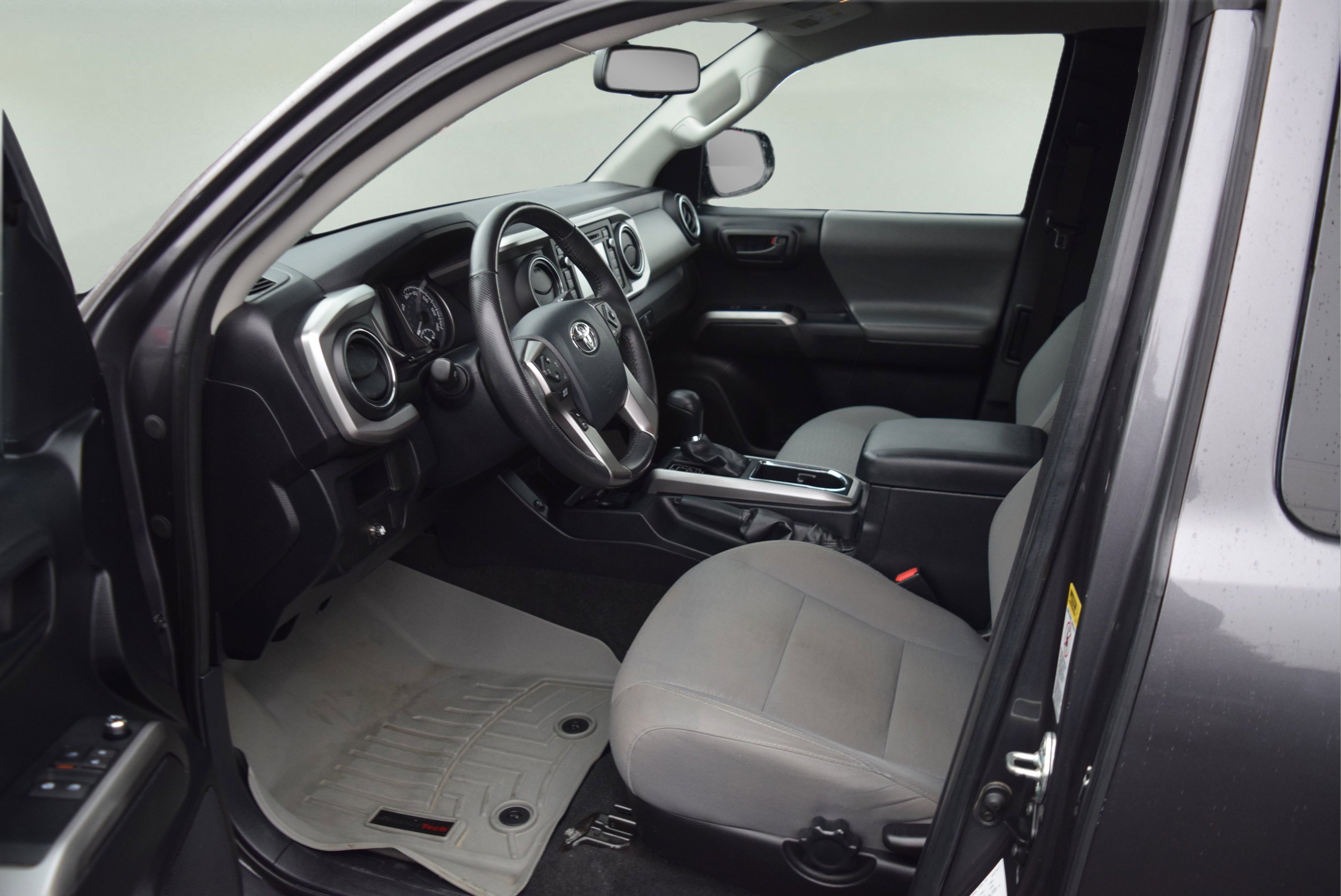 Used 2017 Toyota Tacoma SR5 w/ Tow Package image 13