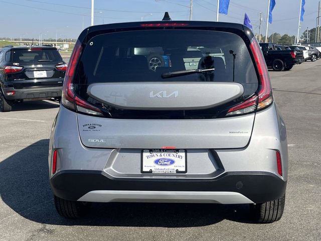 Used 2025 Kia Soul LX w/ LX Technology Package image 3