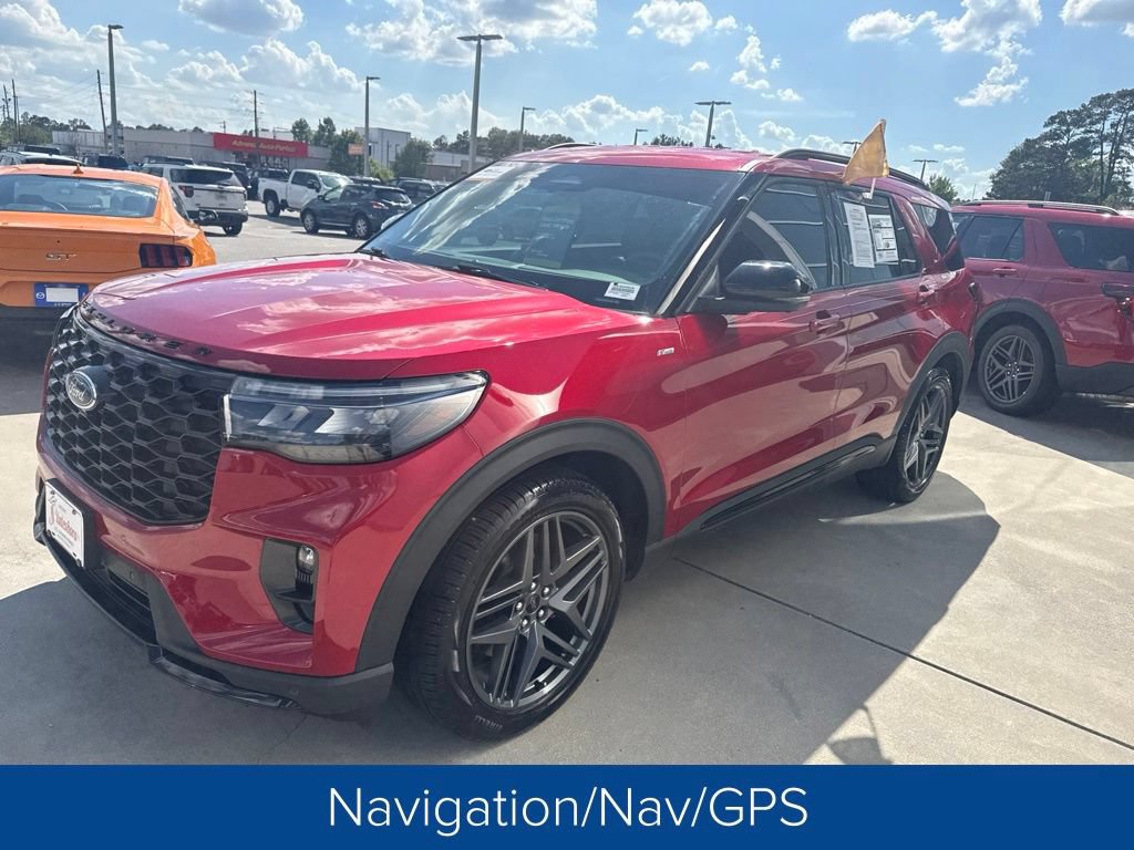 Certified 2025 Ford Explorer ST-Line w/ Premium Package RWD image 4