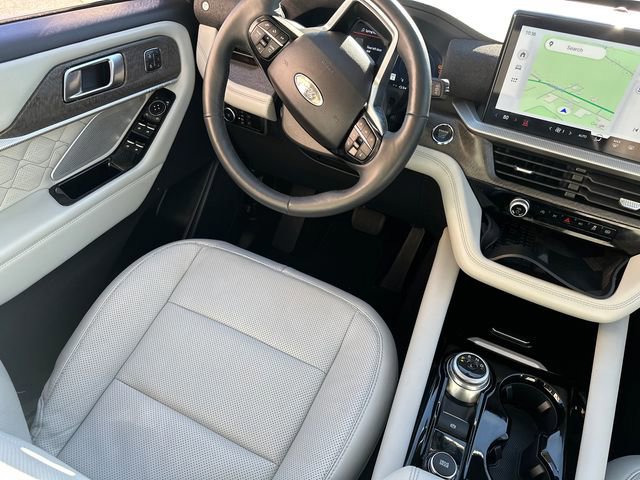 Certified 2025 Ford Explorer Platinum w/ LUX Leather Package image 27