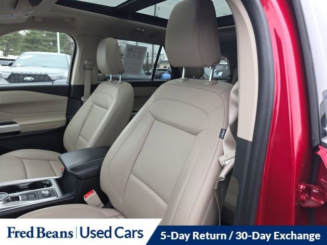 Certified 2023 Ford Explorer XLT w/ Equipment Group 202A image 19