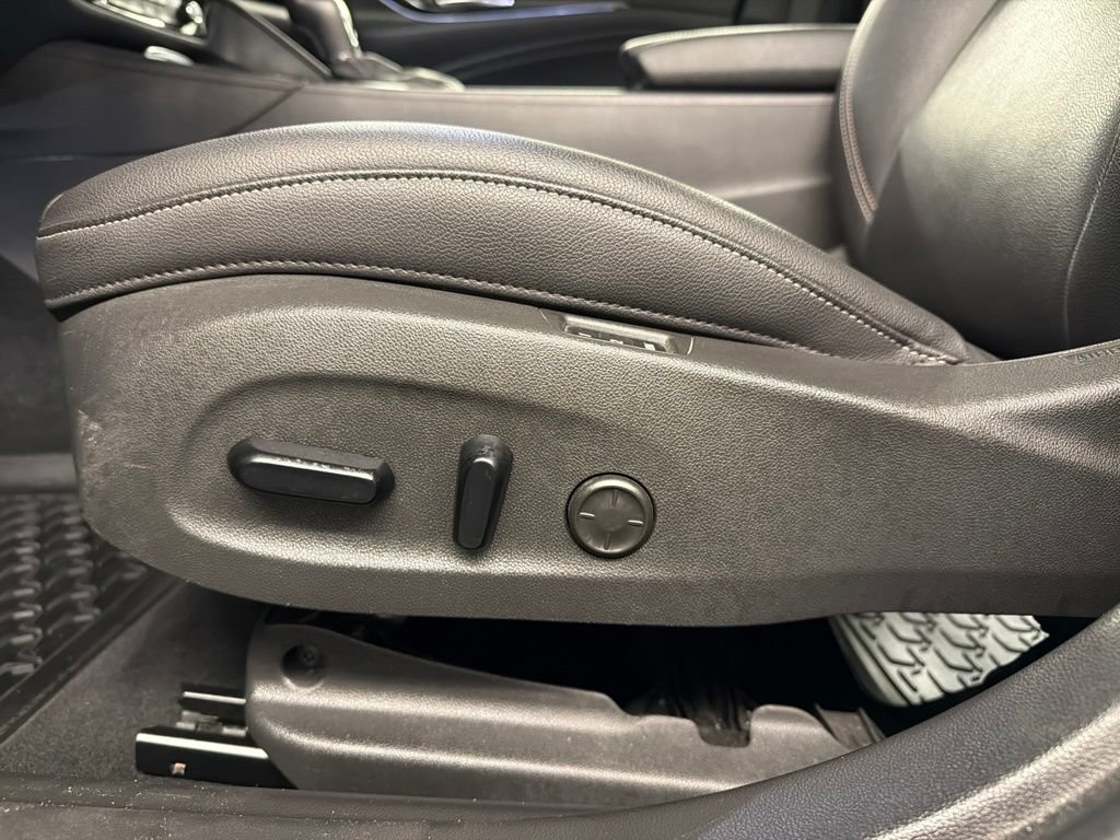 Used 2018 Buick Regal Essence w/ Driver Confidence Package #1 AWD/4WD image 26