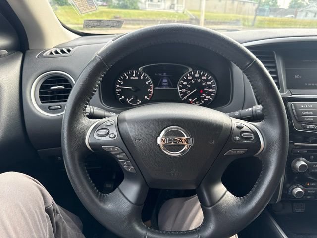 Used 2019 Nissan Pathfinder SV AWD/4WD image 19