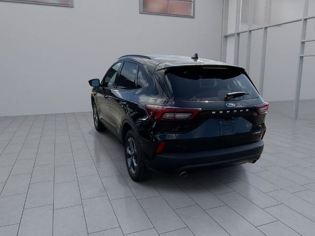 Certified 2025 Ford Escape ST-Line Select AWD/4WD image 6