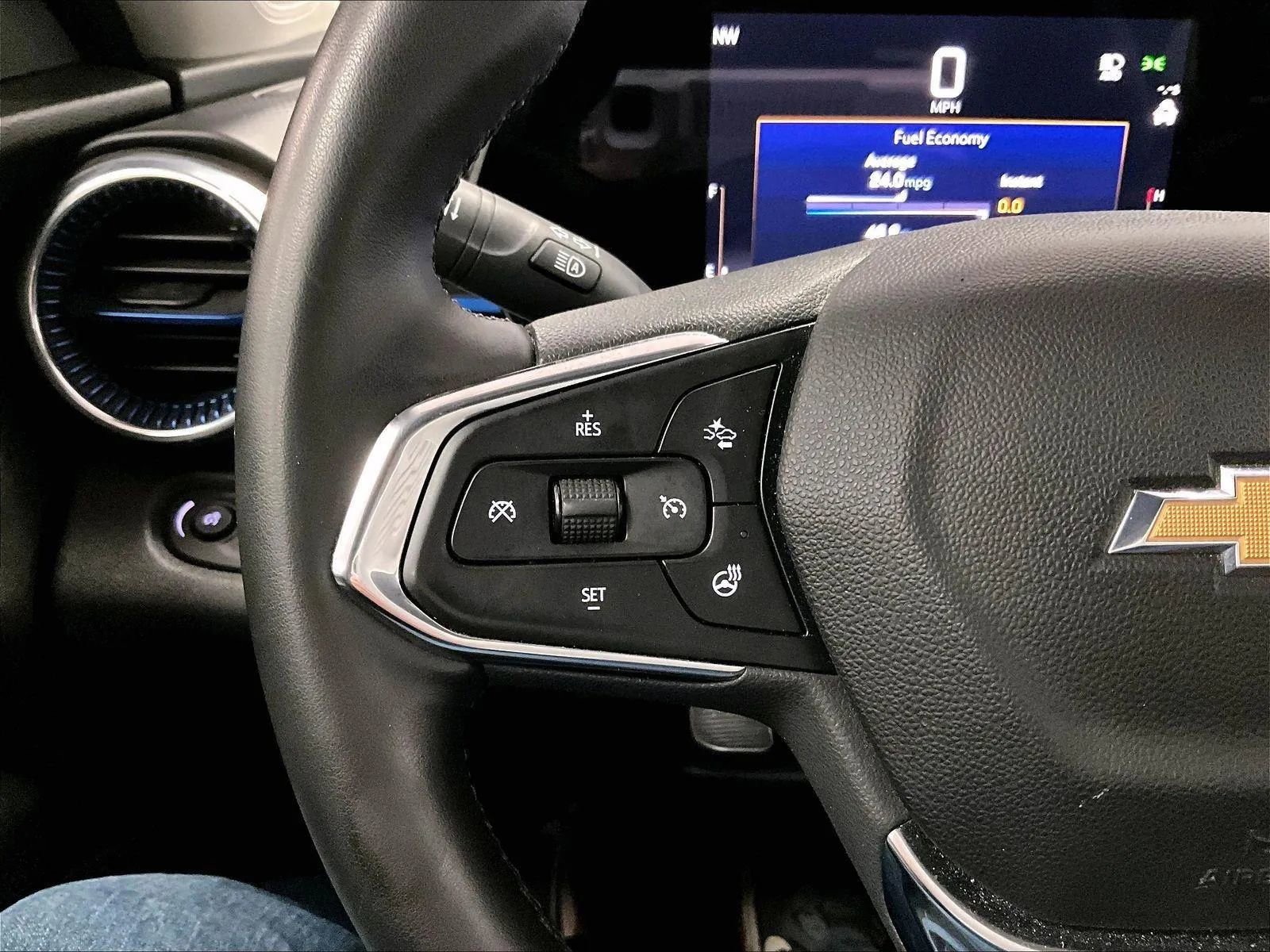 Used 2024 Chevrolet Trax LT w/ Driver Confidence Package image 17