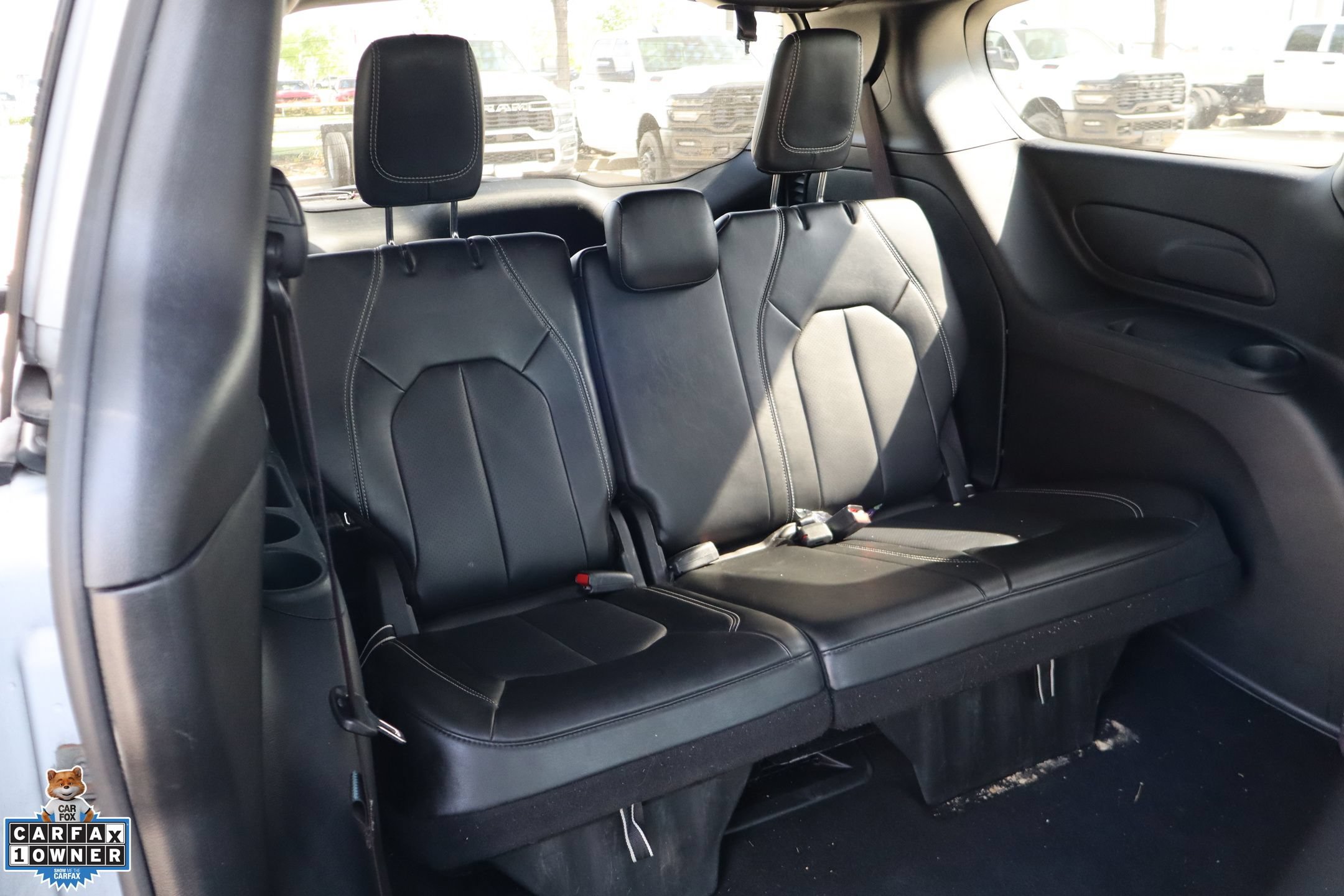 Used 2025 Chrysler Pacifica Select FWD image 26