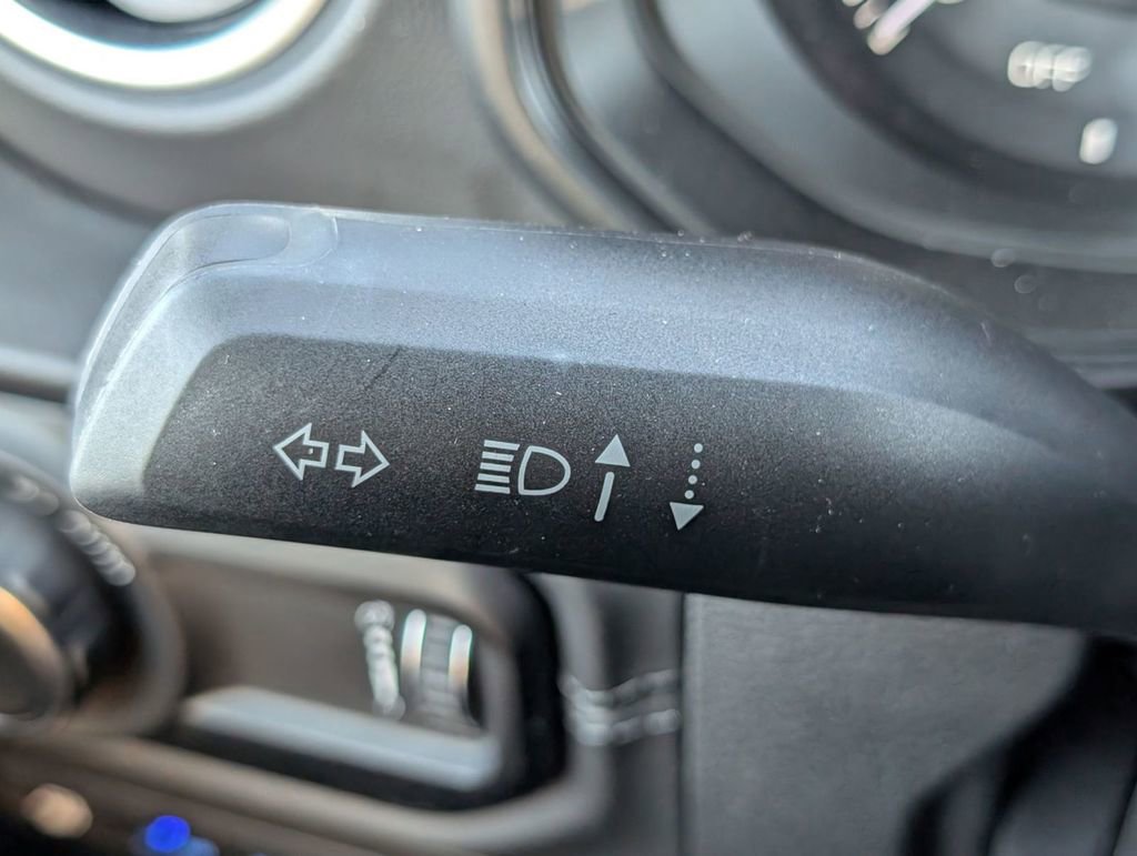 Used 2024 Jeep Wrangler Unlimited Sahara image 30