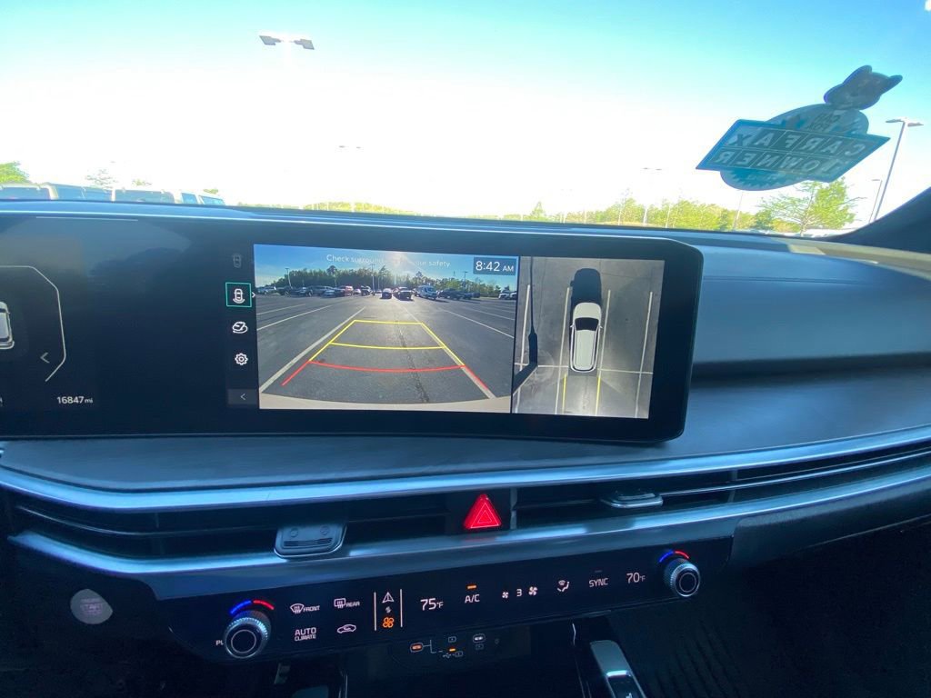 Used 2025 Kia Sorento SX Prestige image 16